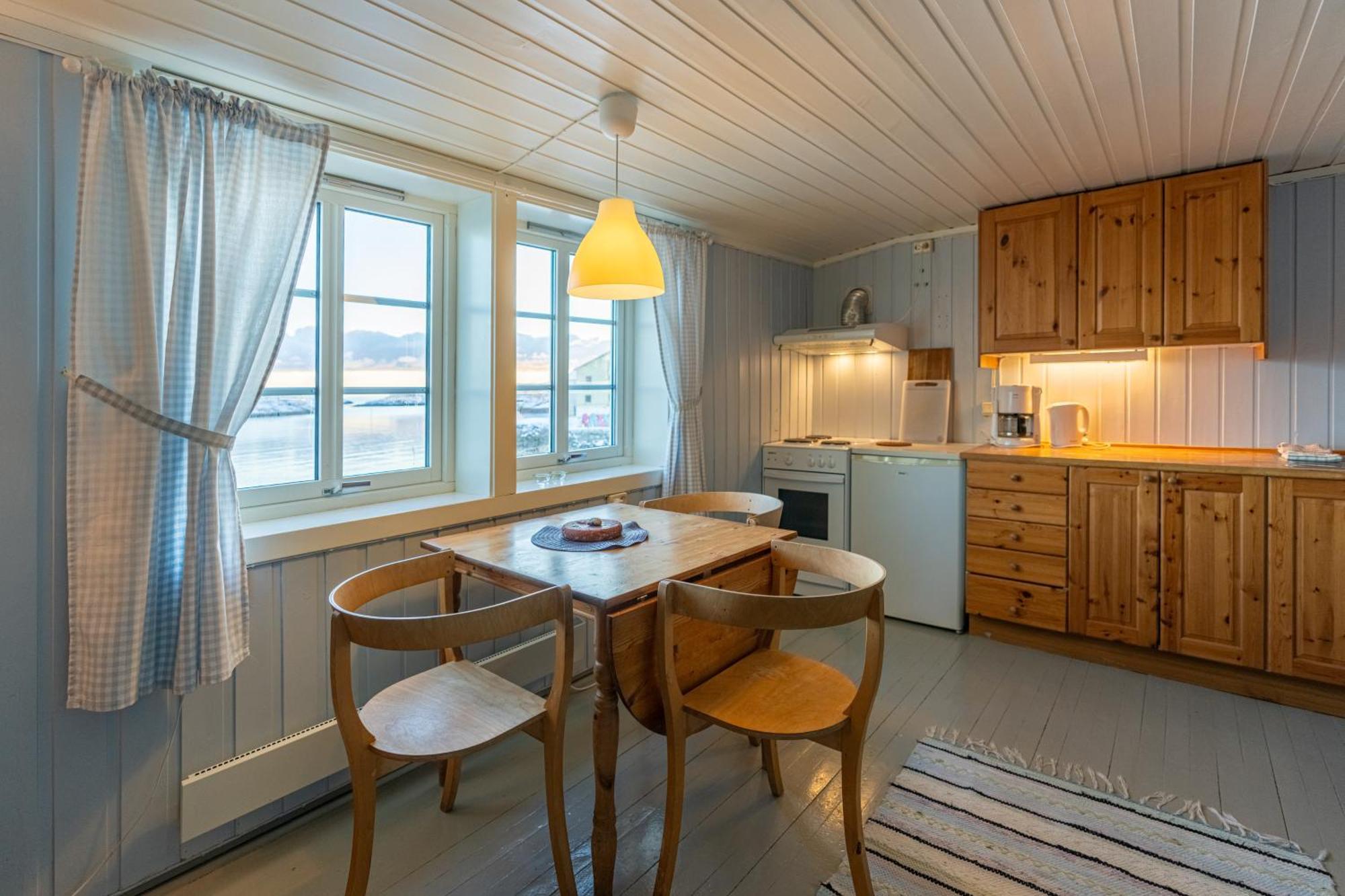 Hotel Henningsvaer Rorbuer Exterior foto
