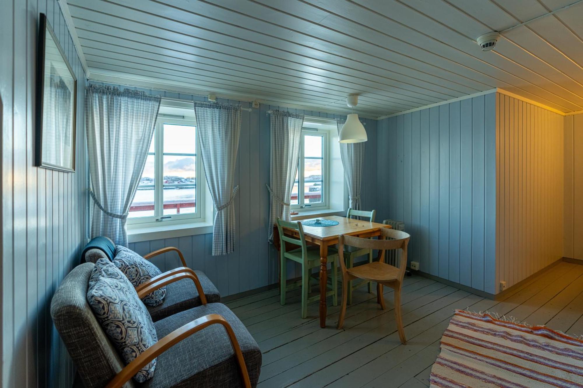 Hotel Henningsvaer Rorbuer Exterior foto