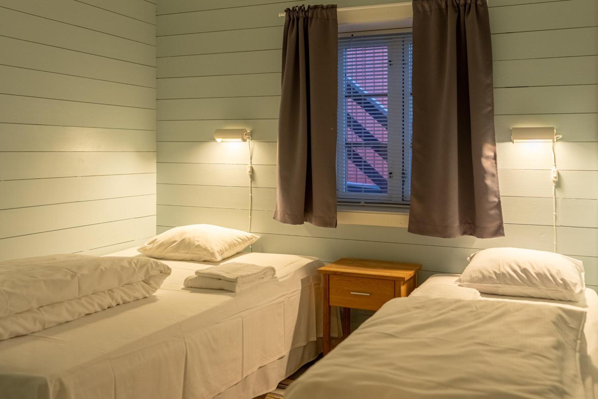 Hotel Henningsvaer Rorbuer Exterior foto