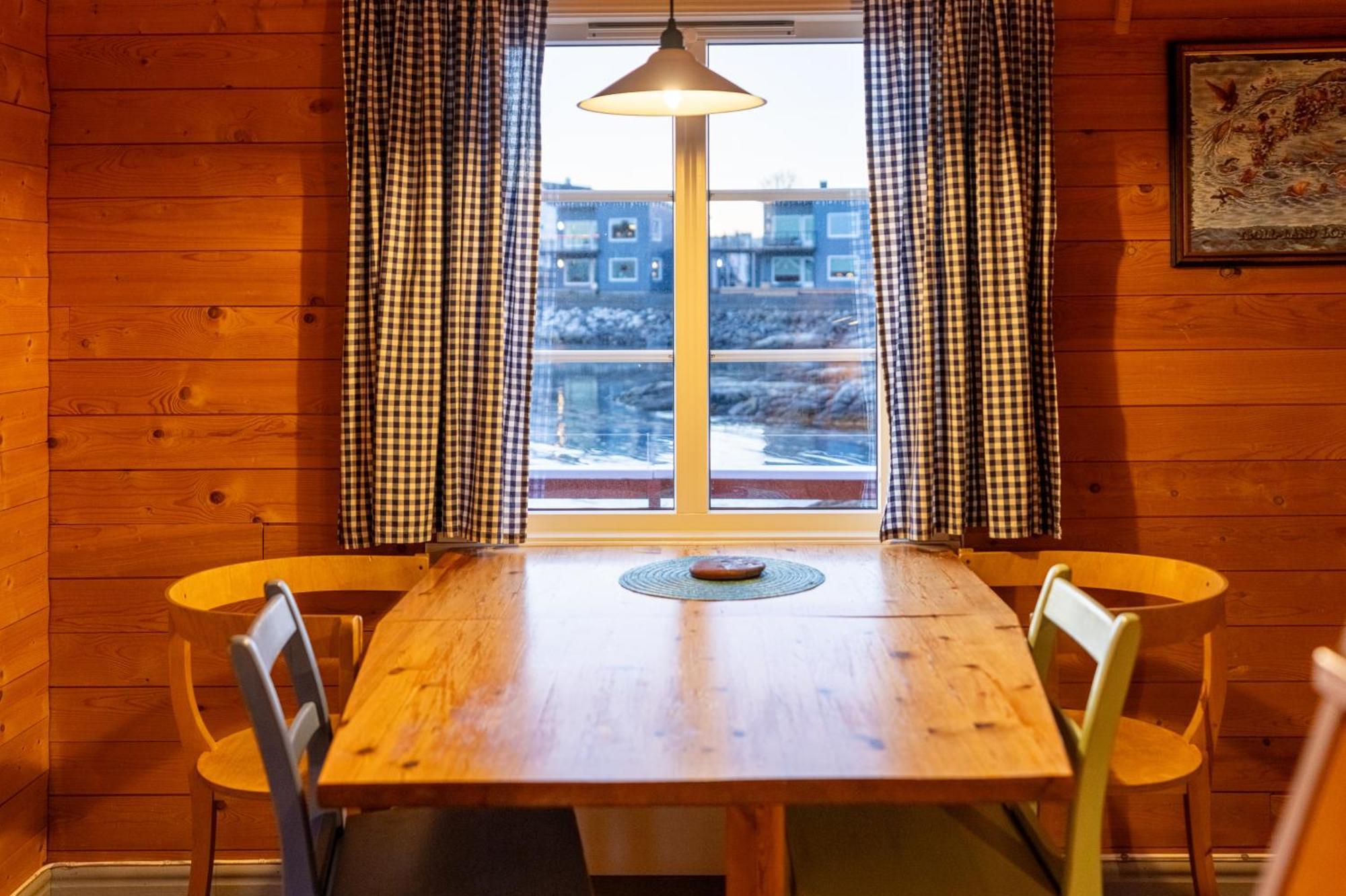 Hotel Henningsvaer Rorbuer Exterior foto
